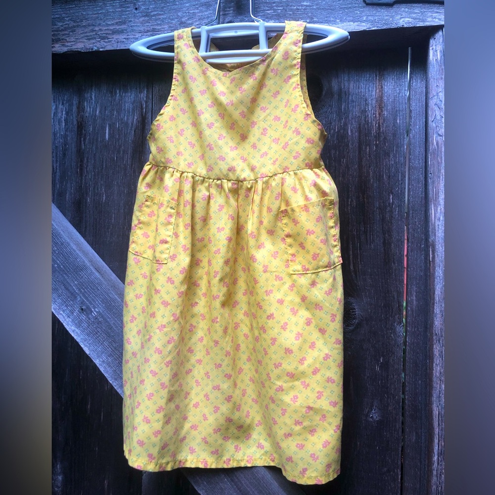 Cute Yellow Vintage Girls Dress Size 3!! 🌻